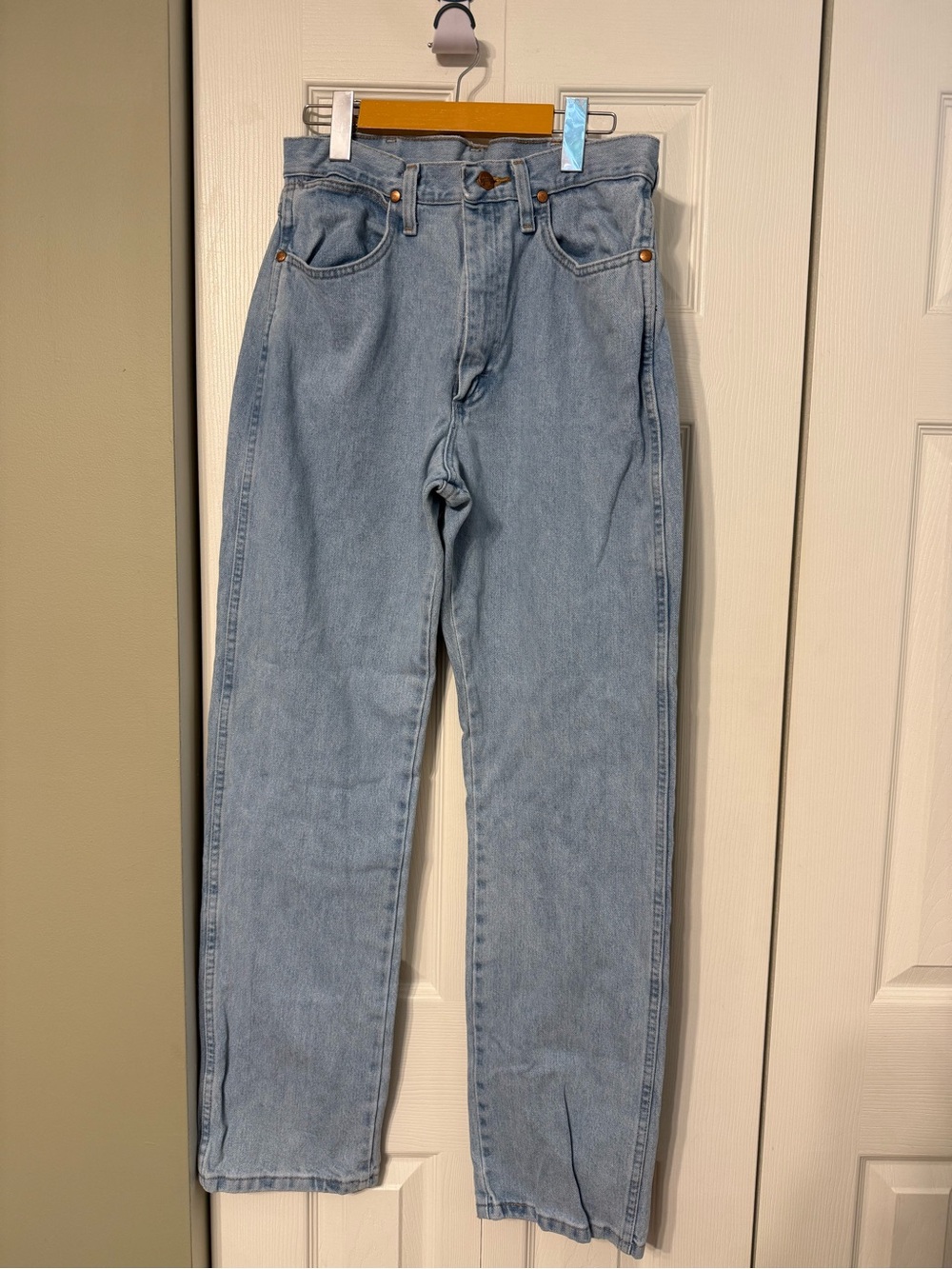 Wrangler Light Blue Relaxed Fit Men's Jeans
